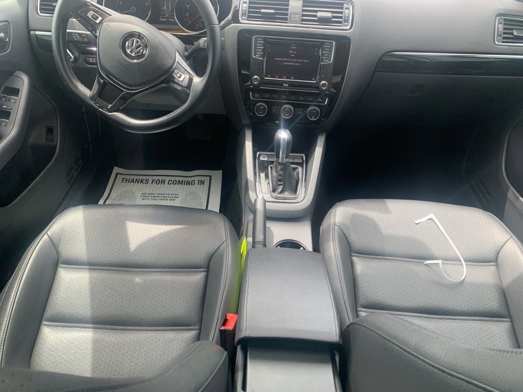 Used 2017 Volkswagen Jetta SEL FWD image 9