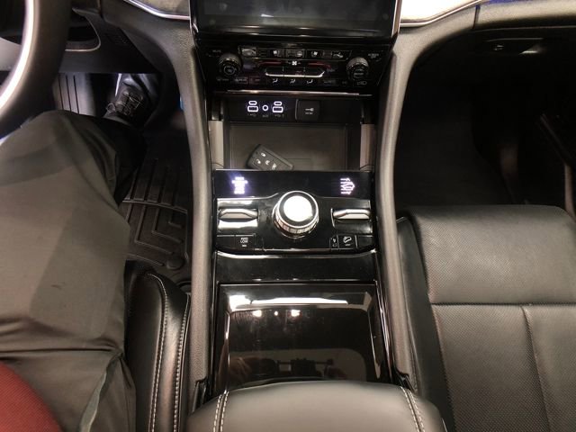 Used 2024 Jeep Grand Cherokee Overland w/ Luxury Tech Group IV image 20