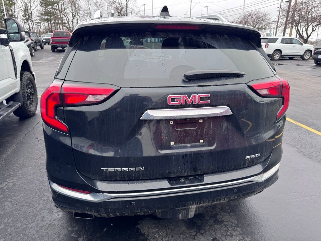 Used 2020 GMC Terrain Denali w/ Denali Premium Package AWD/4WD image 5