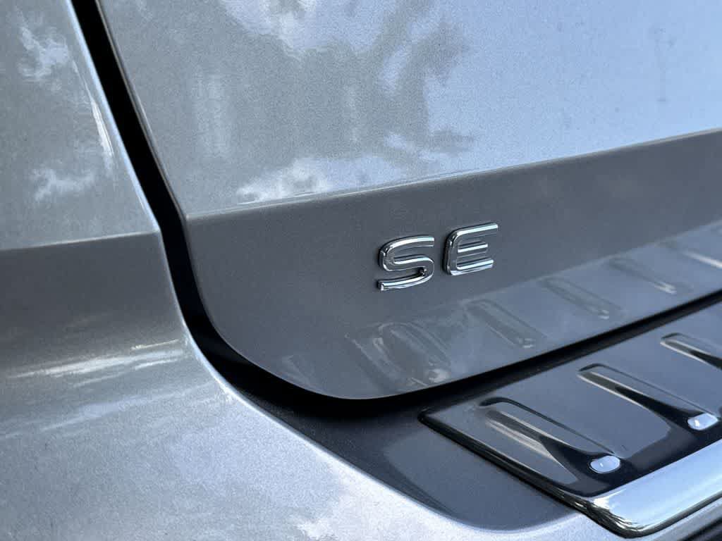 New 2026 Volkswagen Taos SE FWD image 11