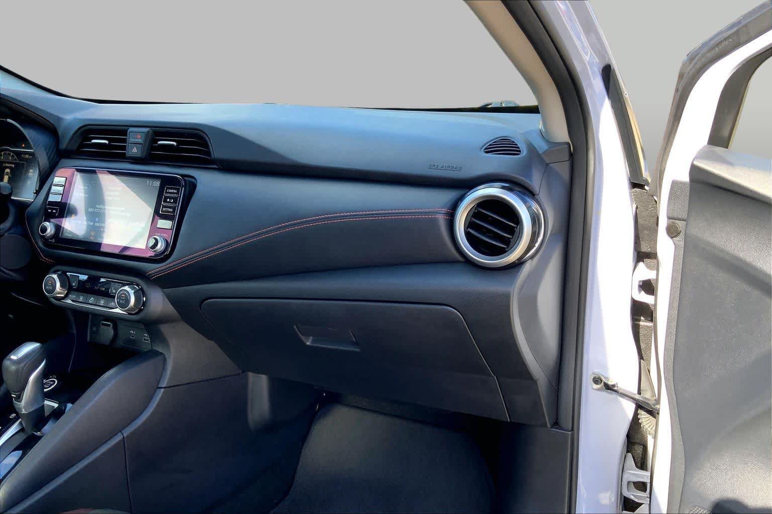Used 2025 Nissan Versa SR FWD image 18