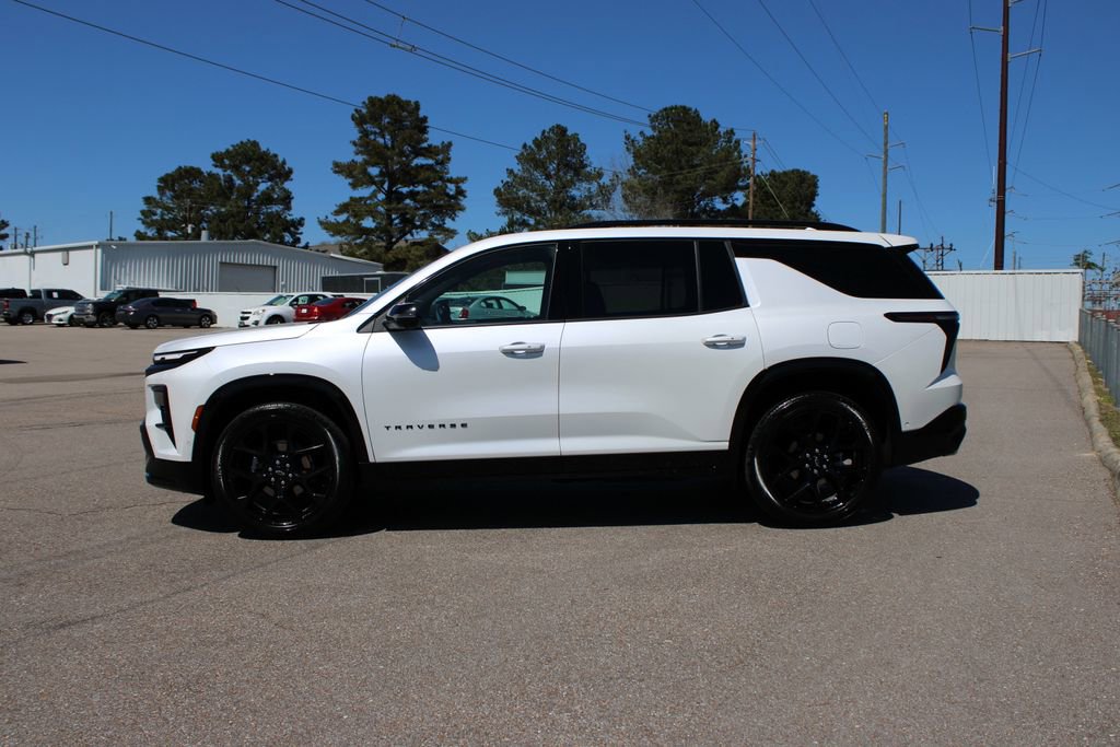 Used 2024 Chevrolet Traverse RS w/ LPO, Floor Liner Package AWD/4WD image 3