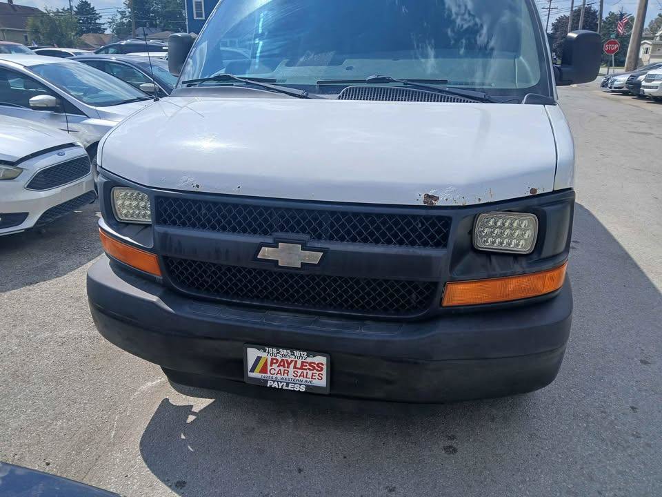 Used 2013 Chevrolet Express 2500 RWD image 2