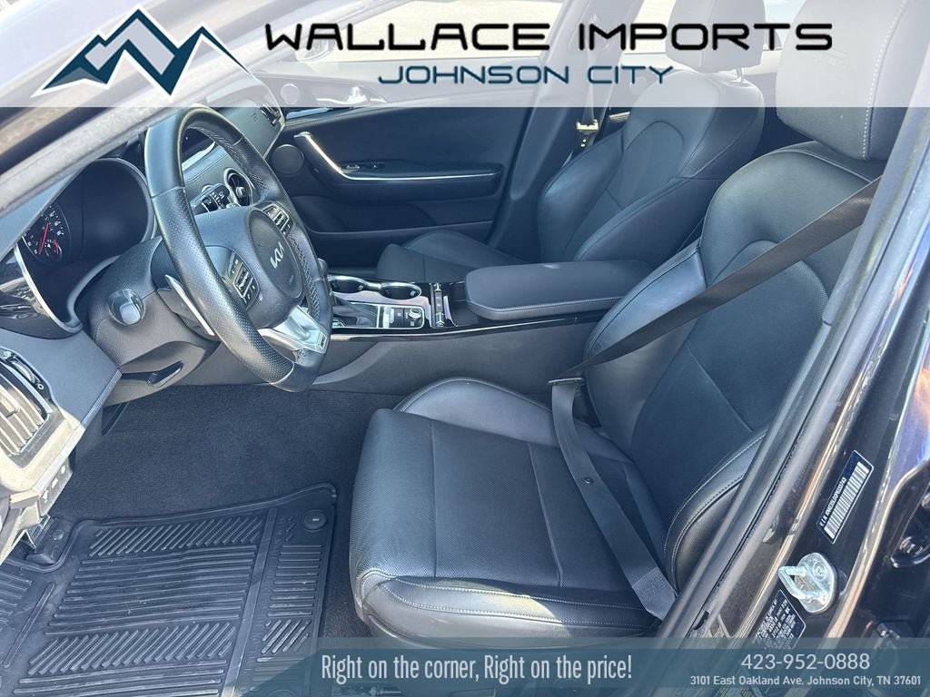 Used 2023 Kia Stinger GT-Line w/ Sun & Sound Package RWD image 13