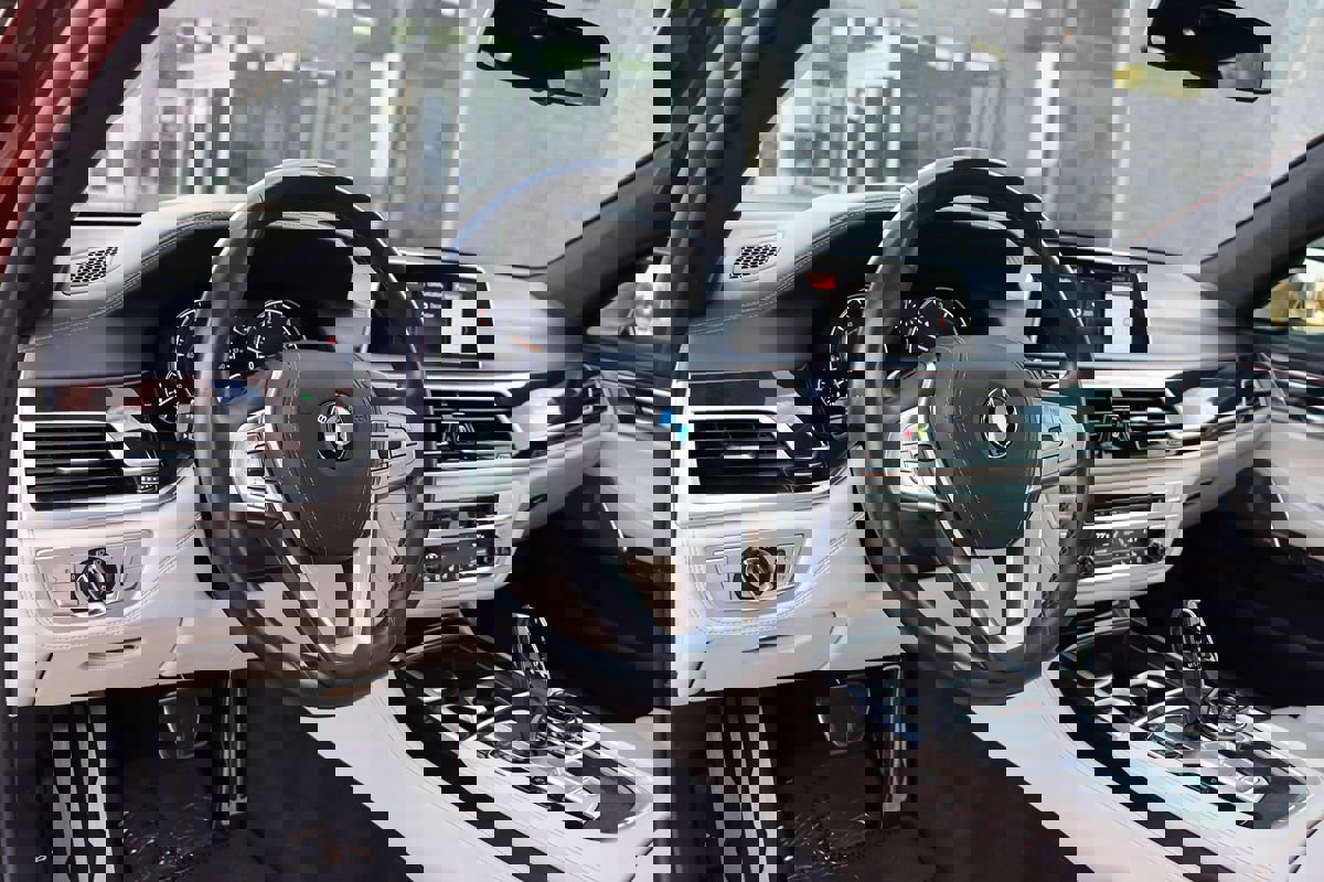 Used 2019 BMW 750i xDrive w/ Luxury Rear Seating Package image 18