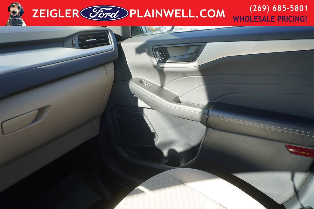 Used 2022 Ford Escape SE image 30