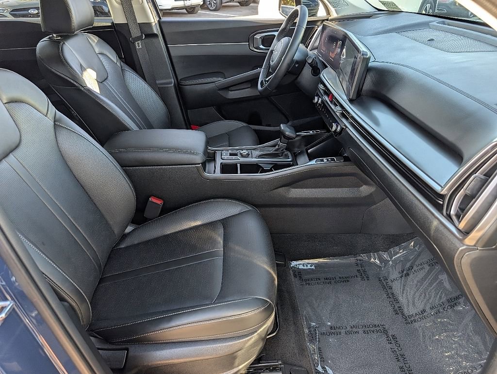 Used 2025 Kia Sorento S w/ Panoramic Sunroof Package image 19