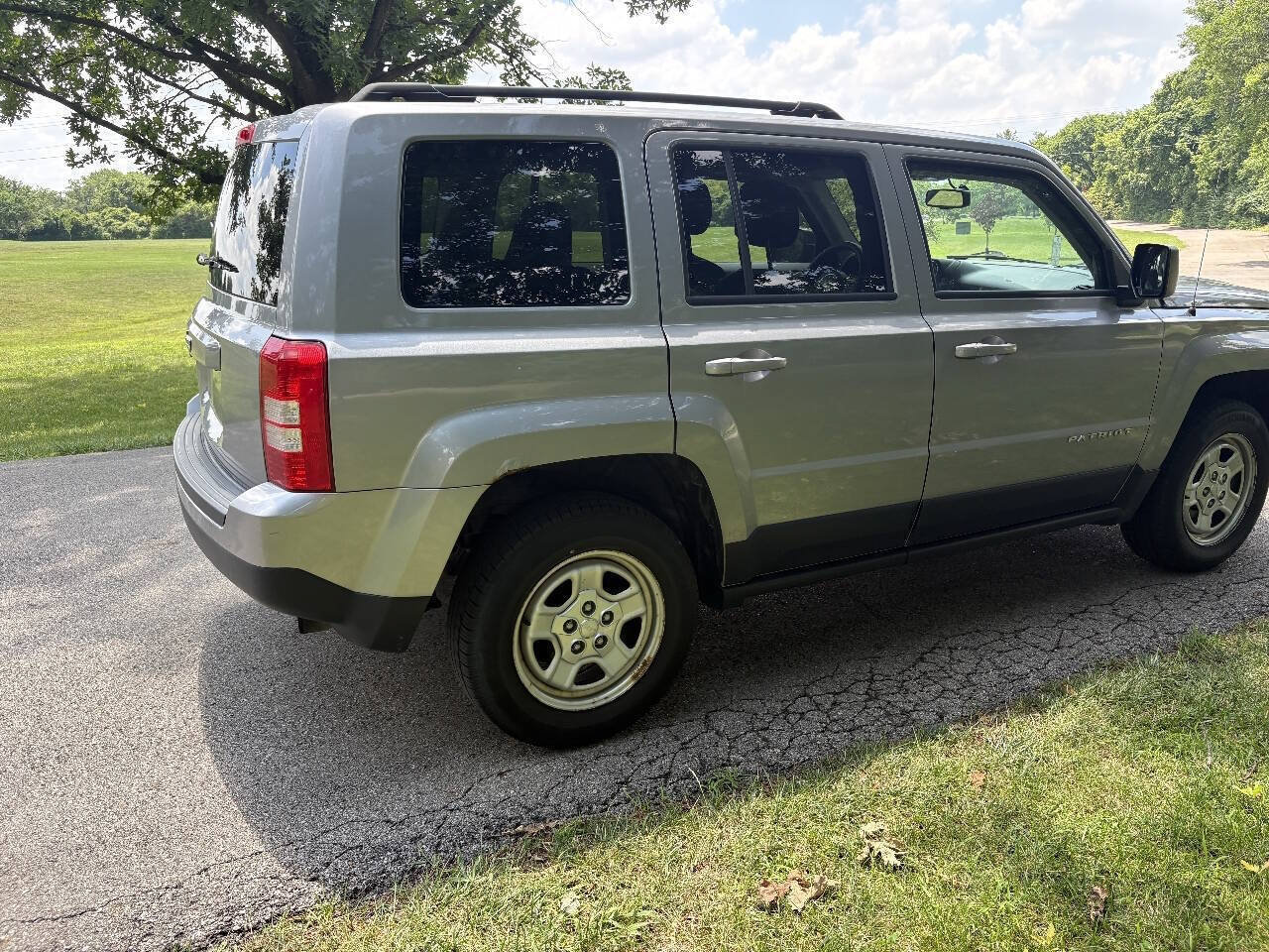 Used 2016 Jeep Patriot Sport w/ Power Value Group AWD/4WD image 8