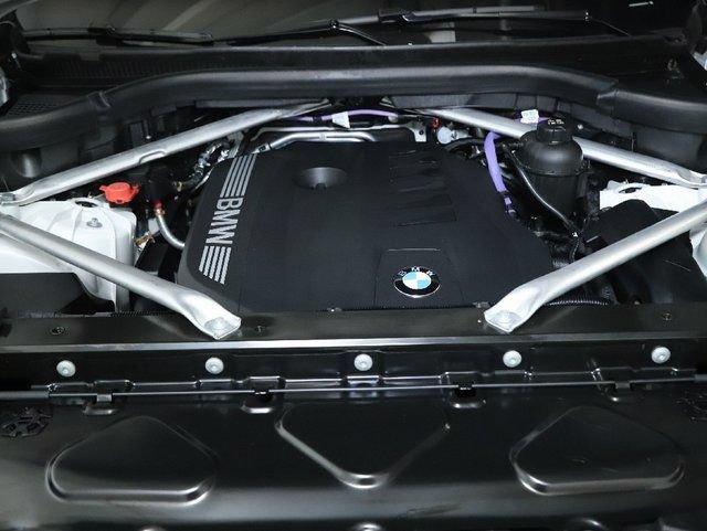 Used 2025 BMW X5 xDrive40i AWD/4WD image 38