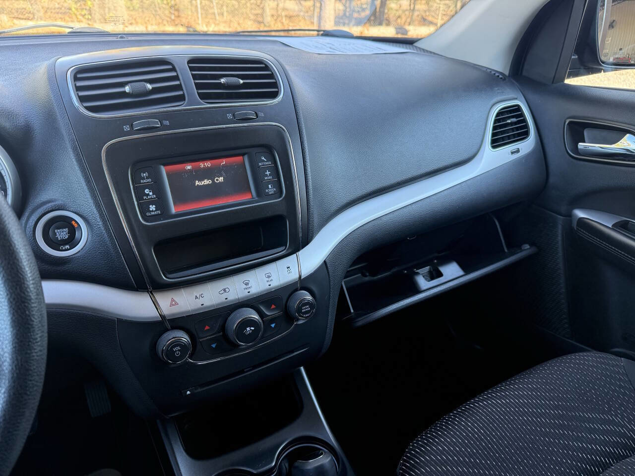 Used 2018 Dodge Journey SE image 7