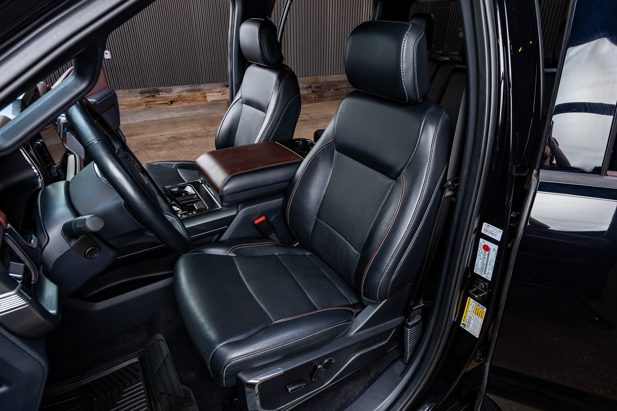 Used 2023 Ford F150 Lariat w/ Equipment Group 502A High image 29