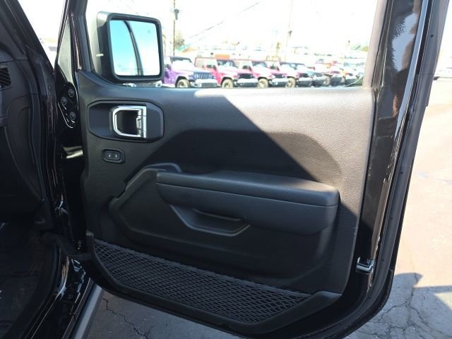 Used 2025 Jeep Wrangler Unlimited Rubicon 4xe w/ Safety Group image 43