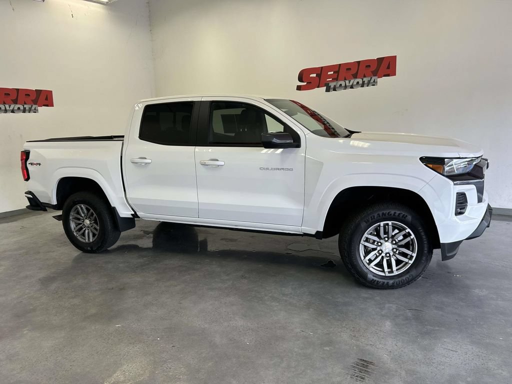 Used 2023 Chevrolet Colorado LT w/ LT Convenience Package AWD/4WD image 2