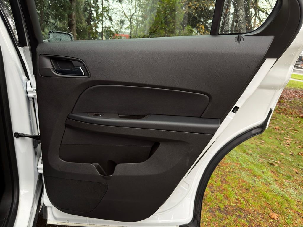 Used 2015 Chevrolet Equinox LS image 30