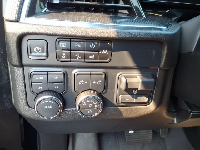 Used 2025 Chevrolet Suburban RST w/ Comfort Package AWD/4WD image 33