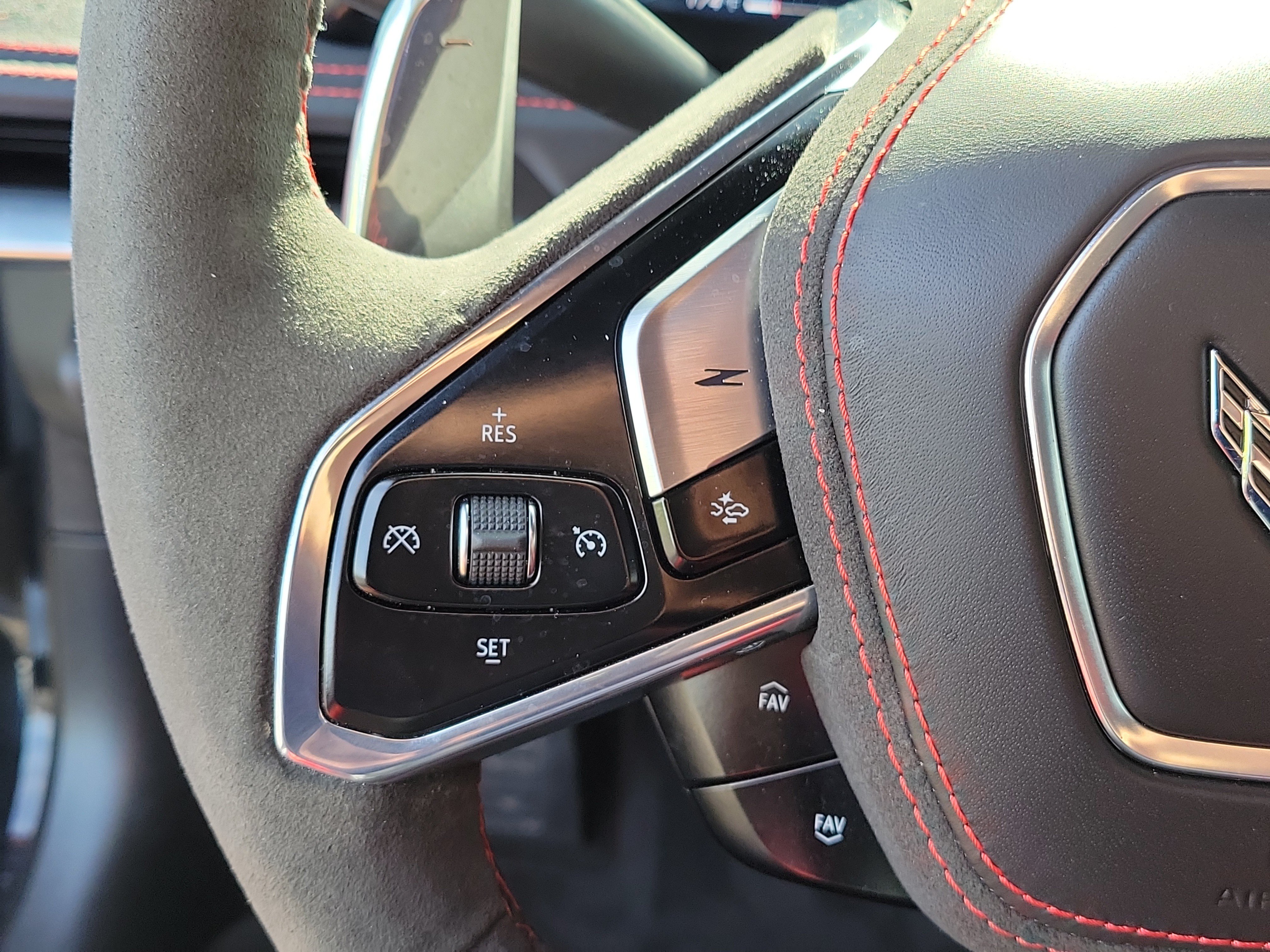 Used 2025 Chevrolet Corvette Z06 RWD image 17