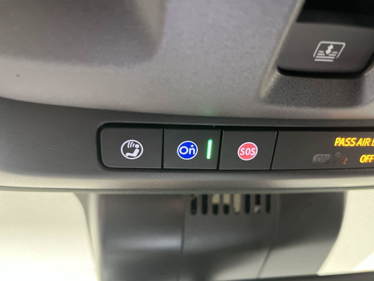 Certified 2025 GMC Yukon Denali w/ Sun & Power Step Package AWD/4WD image 31