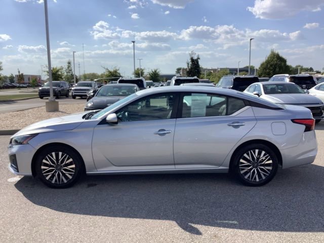 Used 2023 Nissan Altima 2.5 SV image 10