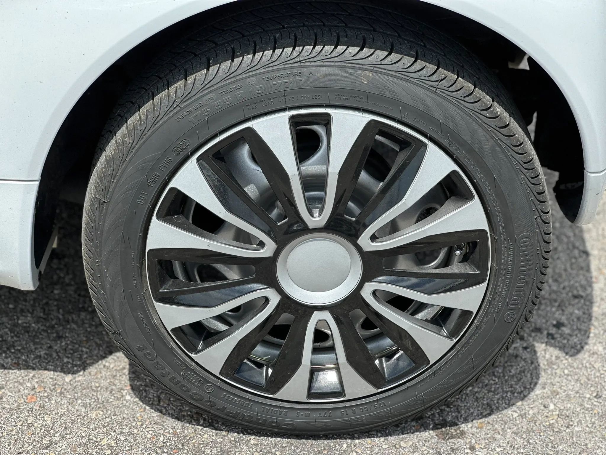 Used 2015 smart fortwo pure RWD image 17