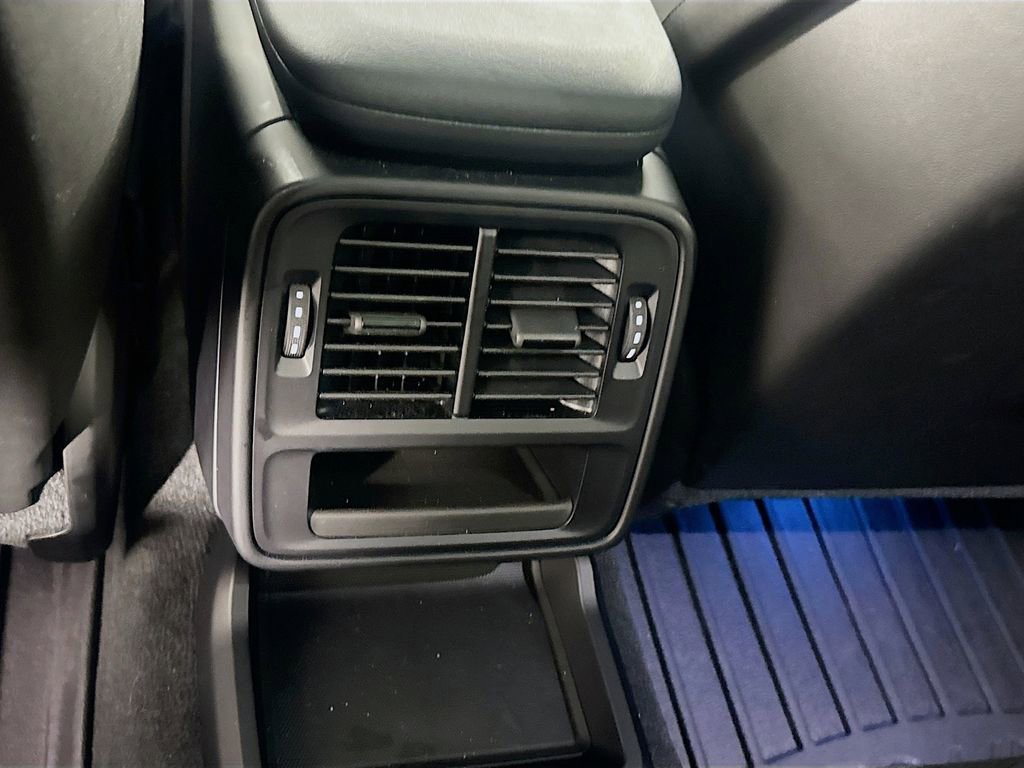 Used 2024 Porsche Taycan image 25