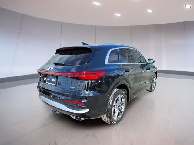 Used 2025 Audi Q5 Premium w/ Convenience Package image 6
