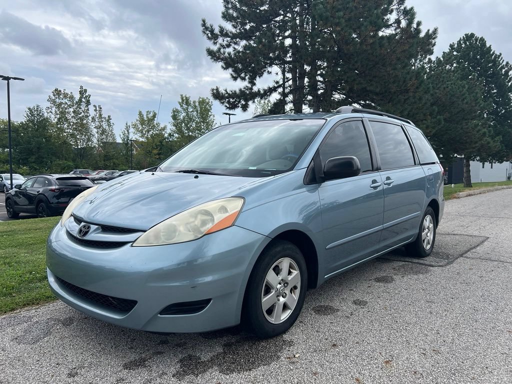 Used 2007 Toyota Sienna FWD image 1