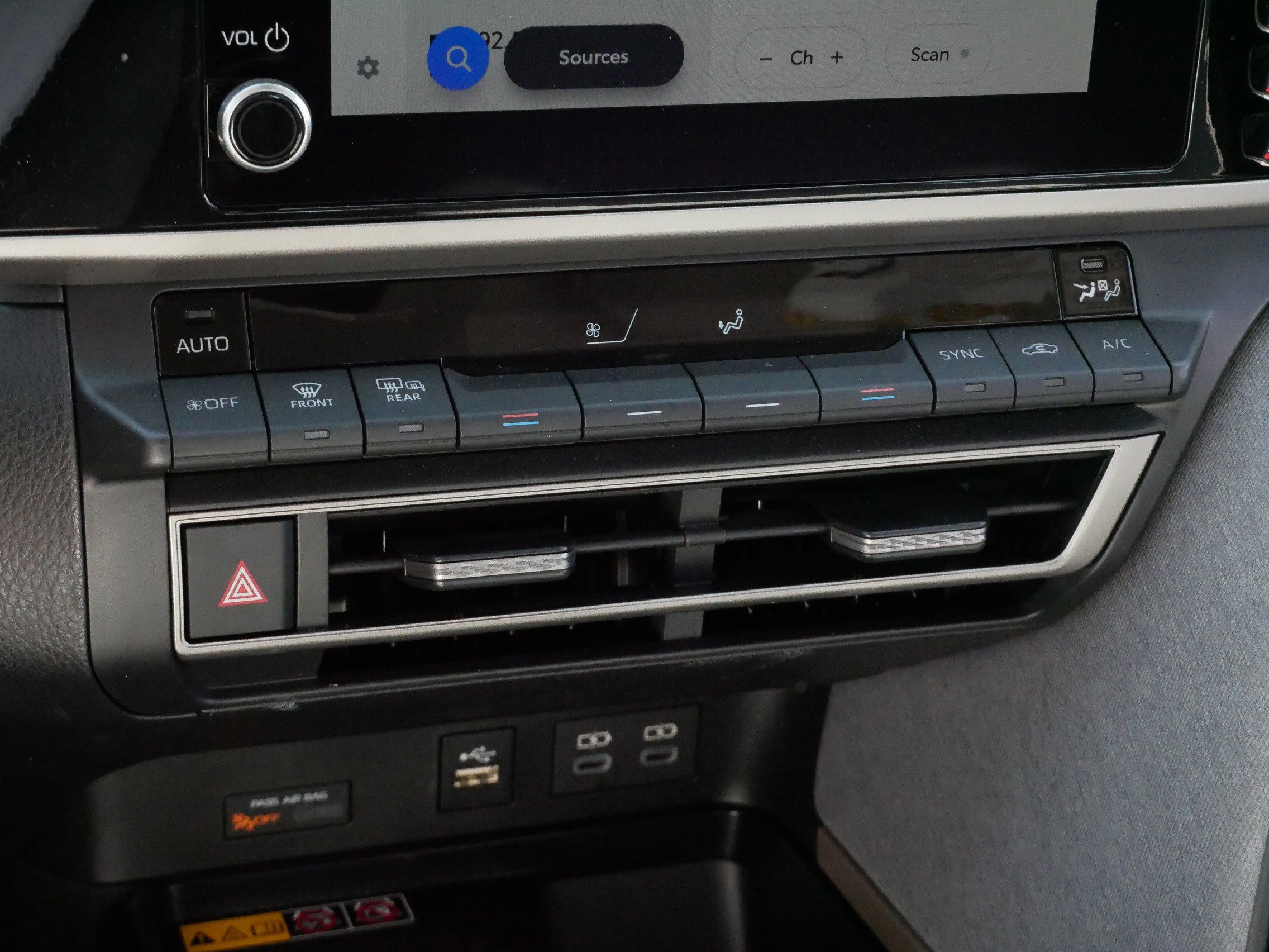 Certified 2025 Toyota Camry LE FWD image 23