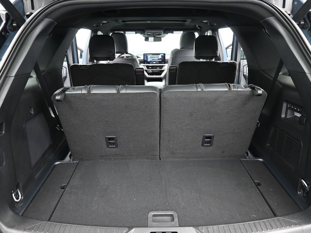 Used 2025 Ford Explorer ST w/ Sun And Sound Package image 21