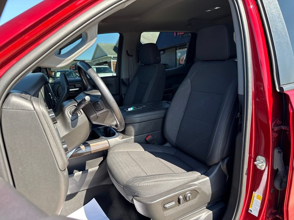 Used 2021 Chevrolet Silverado 1500 LT Trail Boss w/ Bed Protection Package AWD/4WD image 2