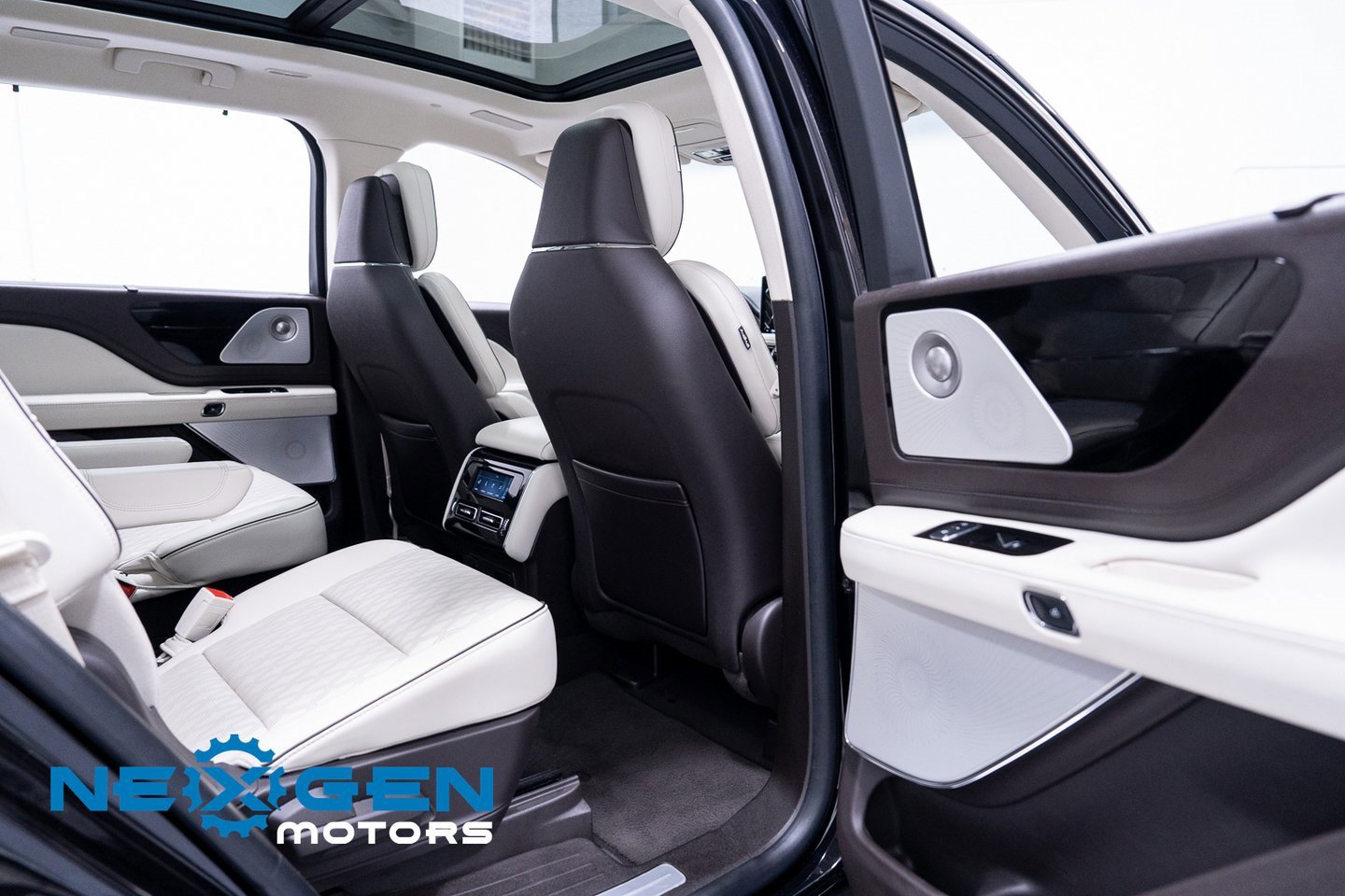 Used 2022 Lincoln Aviator Black Label w/ Dynamic Handling Package image 48