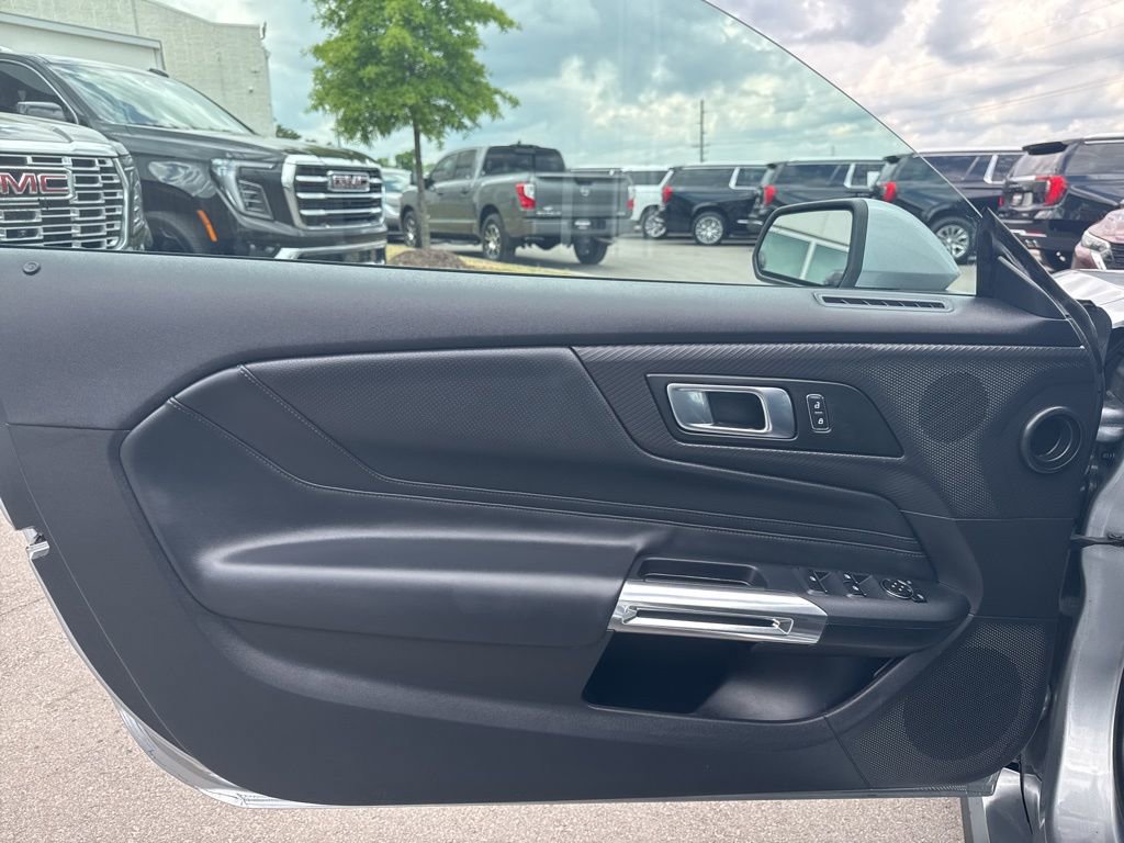 Used 2025 Ford Mustang Premium RWD image 10