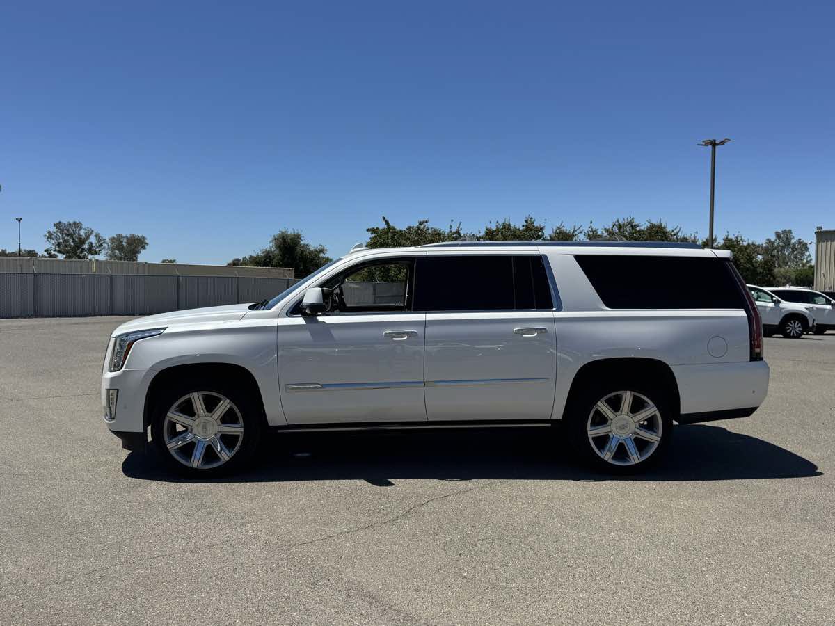 Used 2018 Cadillac Escalade ESV Premium Luxury AWD/4WD image 6