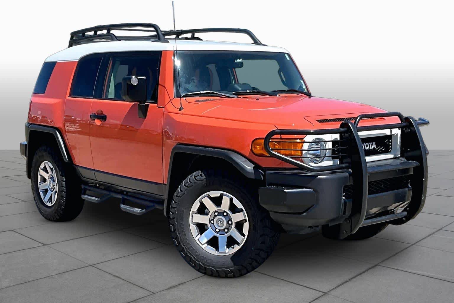 Used 2014 Toyota FJ Cruiser 4WD w/ Upgrade Package image 3
