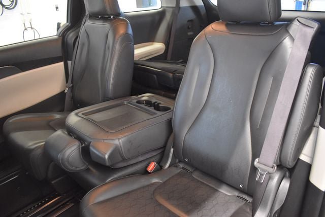 Used 2024 Kia Carnival LX FWD image 7