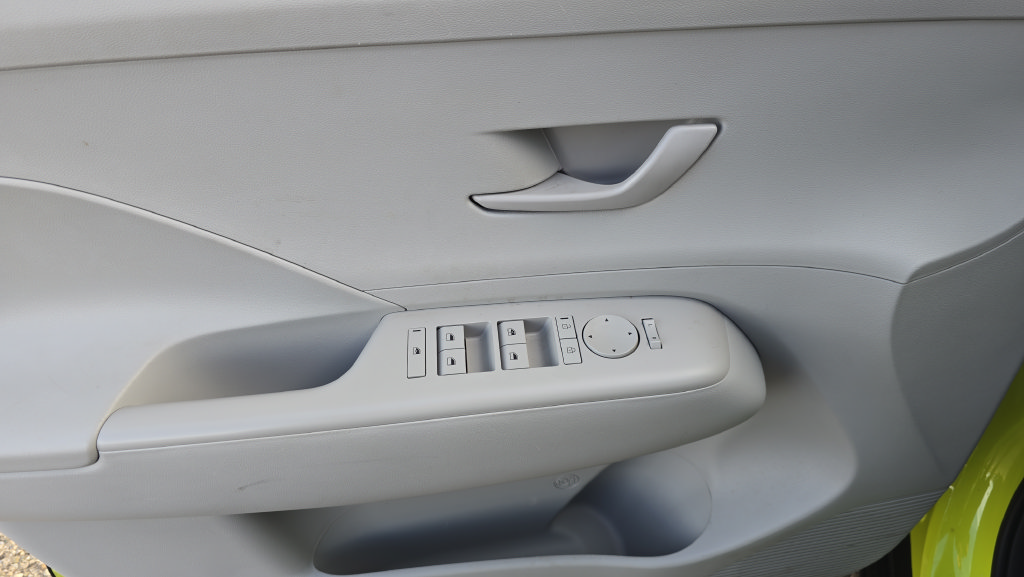 Certified 2024 Hyundai Kona SEL FWD image 16