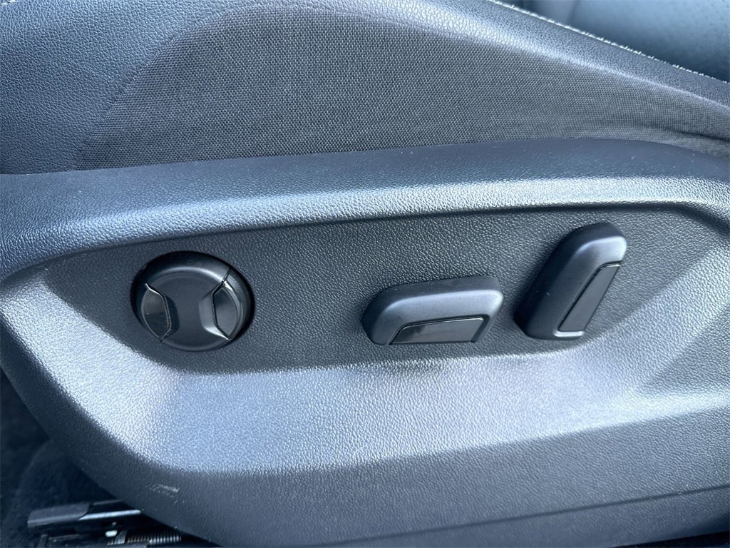 Used 2020 Volkswagen Tiguan SE w/ Panoramic Sunroof Package image 14