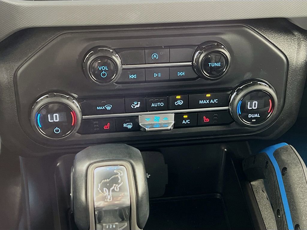 Certified 2024 Ford Bronco Black Diamond image 22