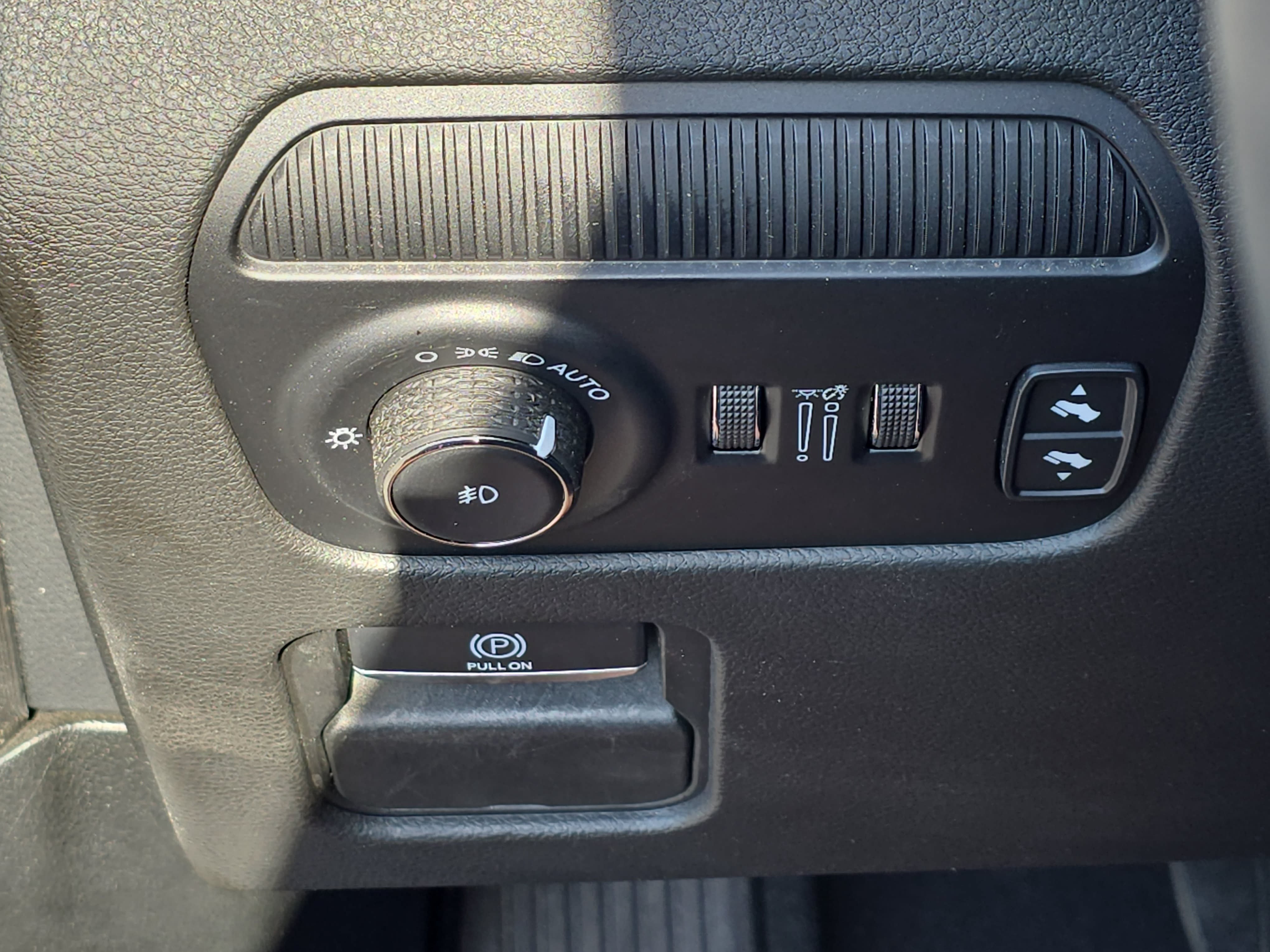 Used 2022 Jeep Wagoneer Series II w/ Premium Group I AWD/4WD image 28