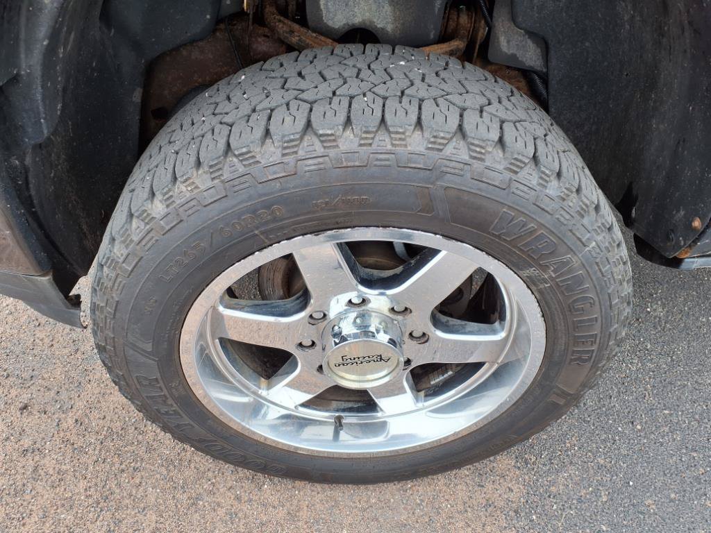 Used 2013 GMC Sierra 2500 Denali w/ Suspension Package, Off-Road AWD/4WD image 10