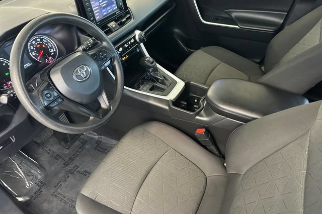 Used 2022 Toyota RAV4 XLE FWD image 11