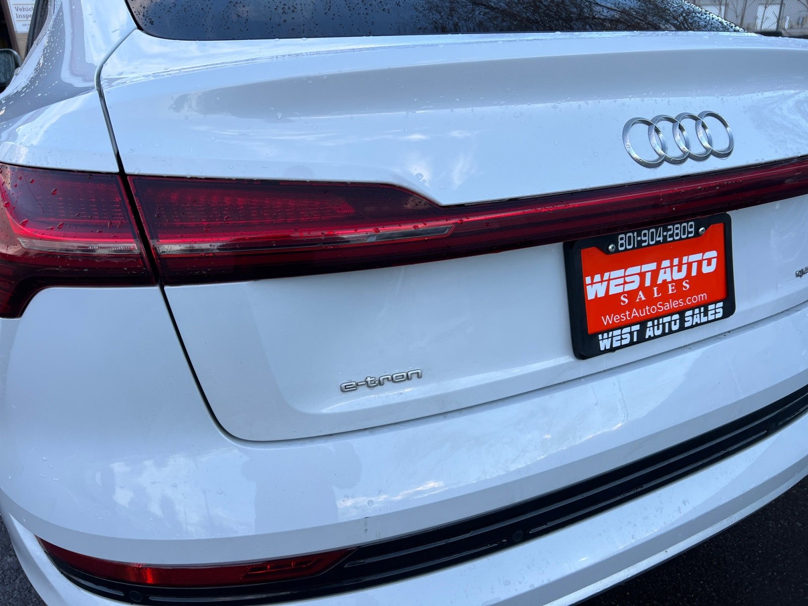 Used 2020 Audi e-tron Premium Plus image 37