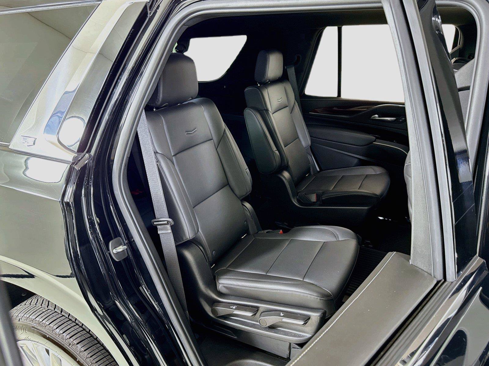 Used 2022 Cadillac Escalade Luxury AWD/4WD image 25