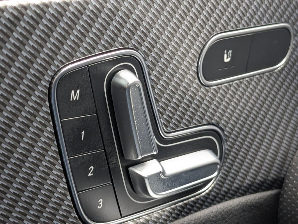 Used 2024 Mercedes-Benz CLA 250 4MATIC image 21