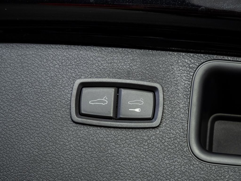 New 2026 Porsche Macan image 32