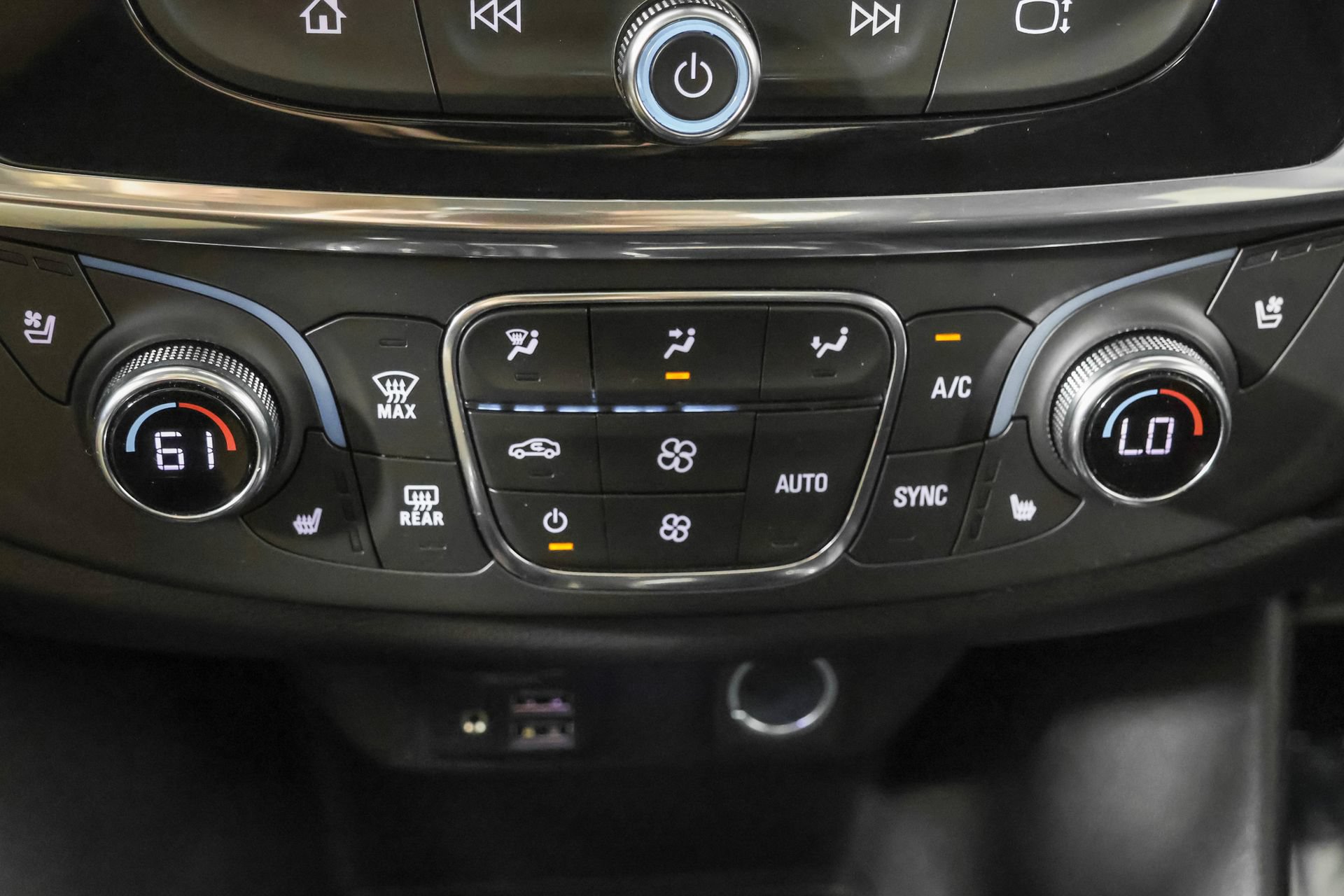 Used 2020 Chevrolet Traverse Premier w/ Redline Edition AWD/4WD image 32