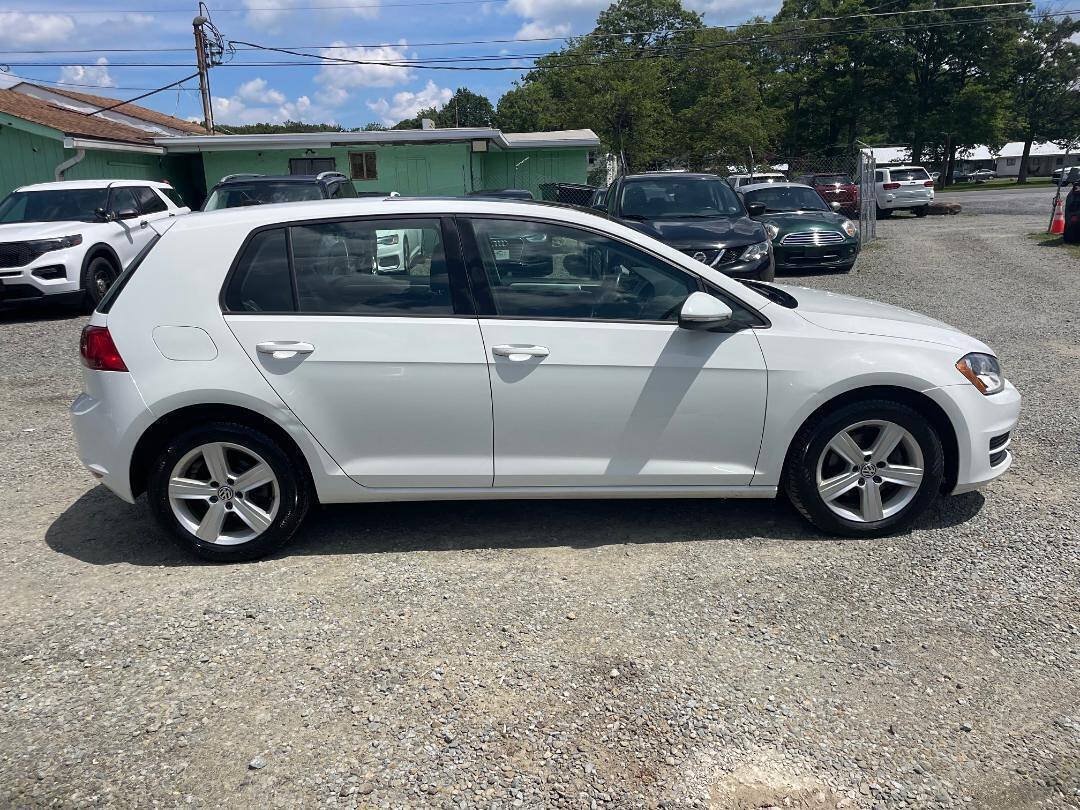 Used 2017 Volkswagen Golf SE FWD image 9