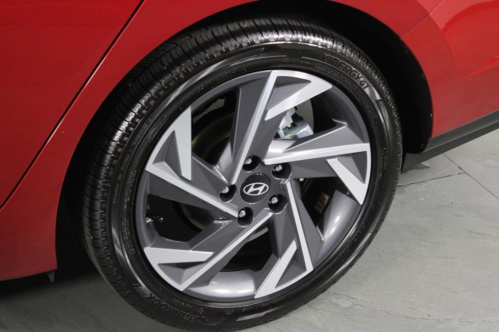 Certified 2025 Hyundai Elantra SEL FWD image 13