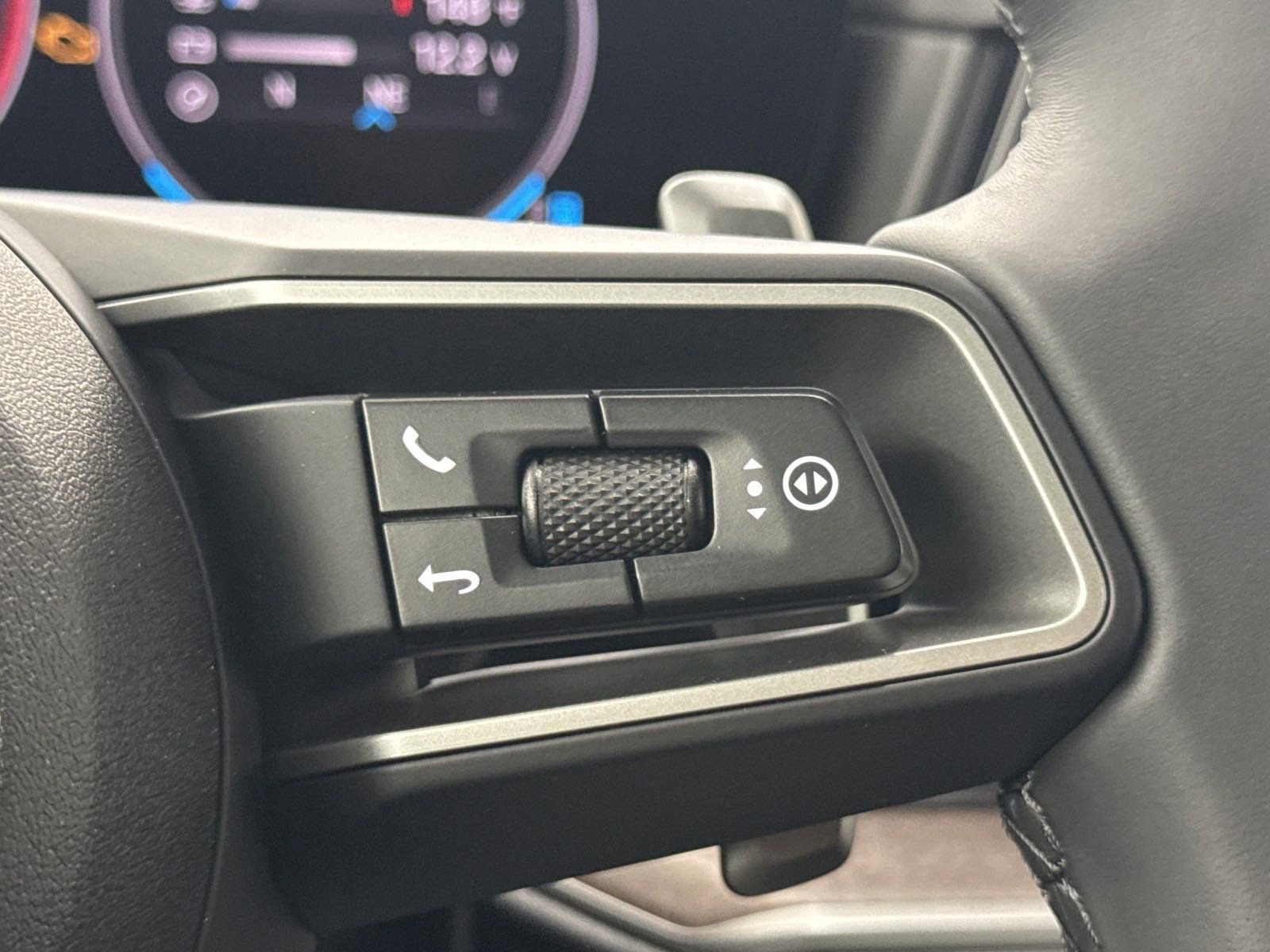 Used 2025 Porsche Cayenne image 16