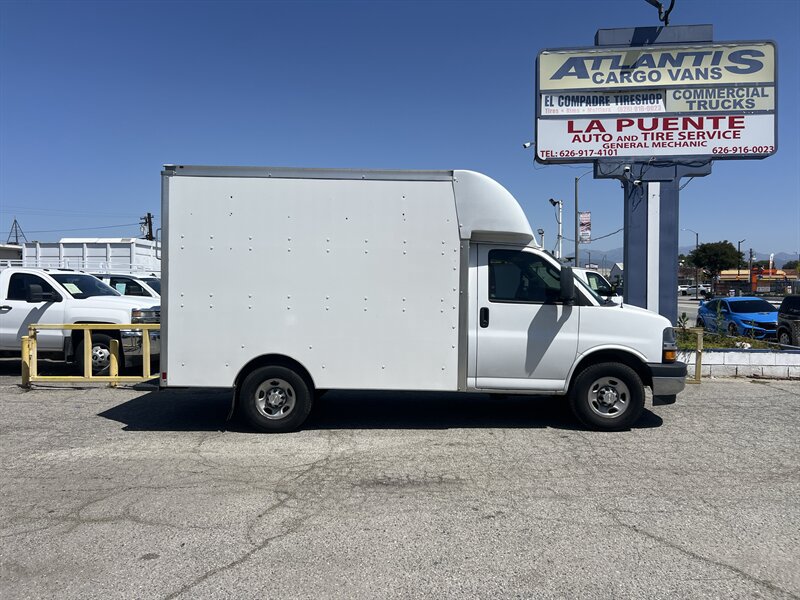 Used 2021 Chevrolet Express 3500 w/ Power Convenience Package RWD image 2