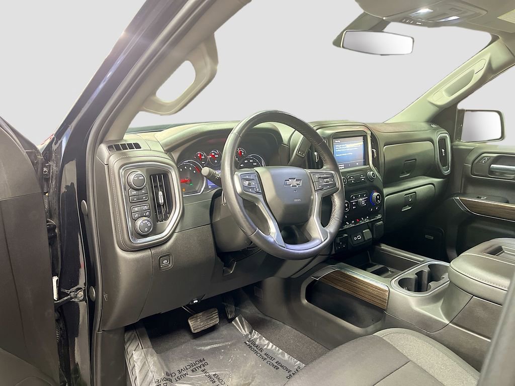 Used 2022 Chevrolet Silverado 1500 LT Trail Boss w/ Convenience Package II image 9